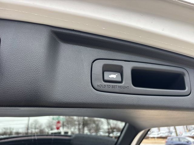 Used 2025 Honda CR-V EX-L image 8