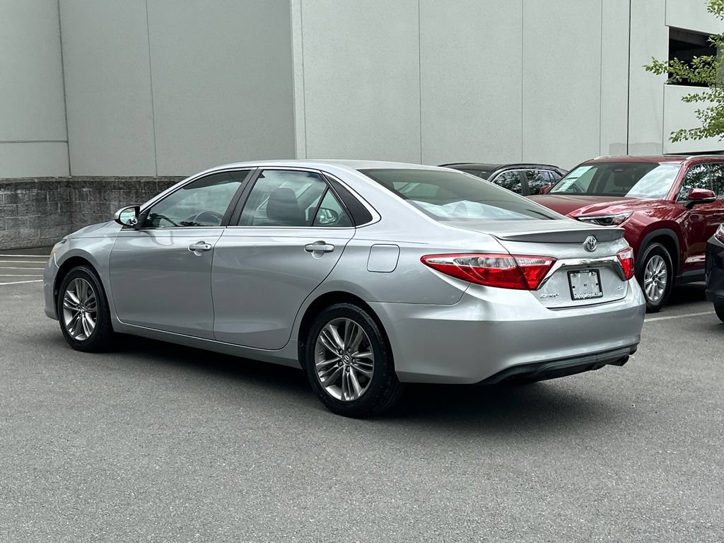 Used 2017 Toyota Camry SE FWD image 3