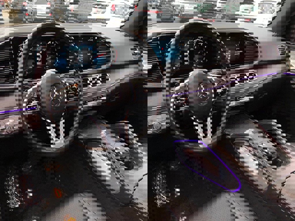 Used 2022 Mercedes-Benz GLE 350 4MATIC w/ Premium Package image 17