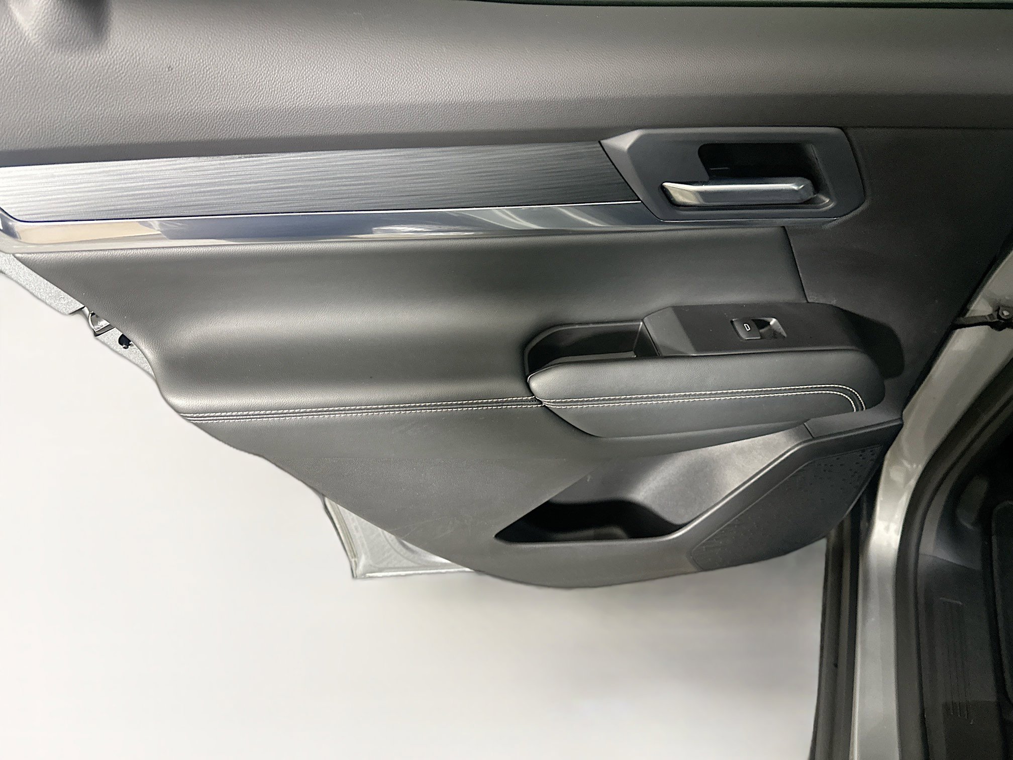 Used 2025 GMC Terrain Elevation image 25