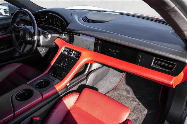 Used 2021 Porsche Taycan image 24