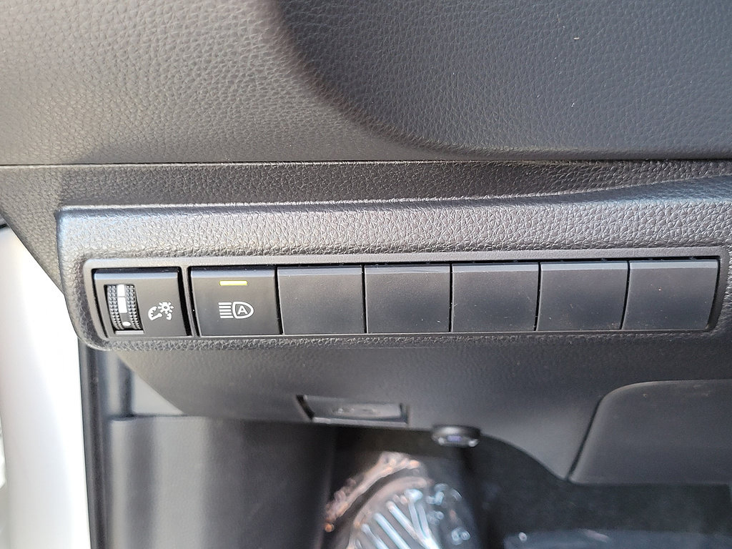 Used 2022 Toyota Corolla XSE FWD image 21