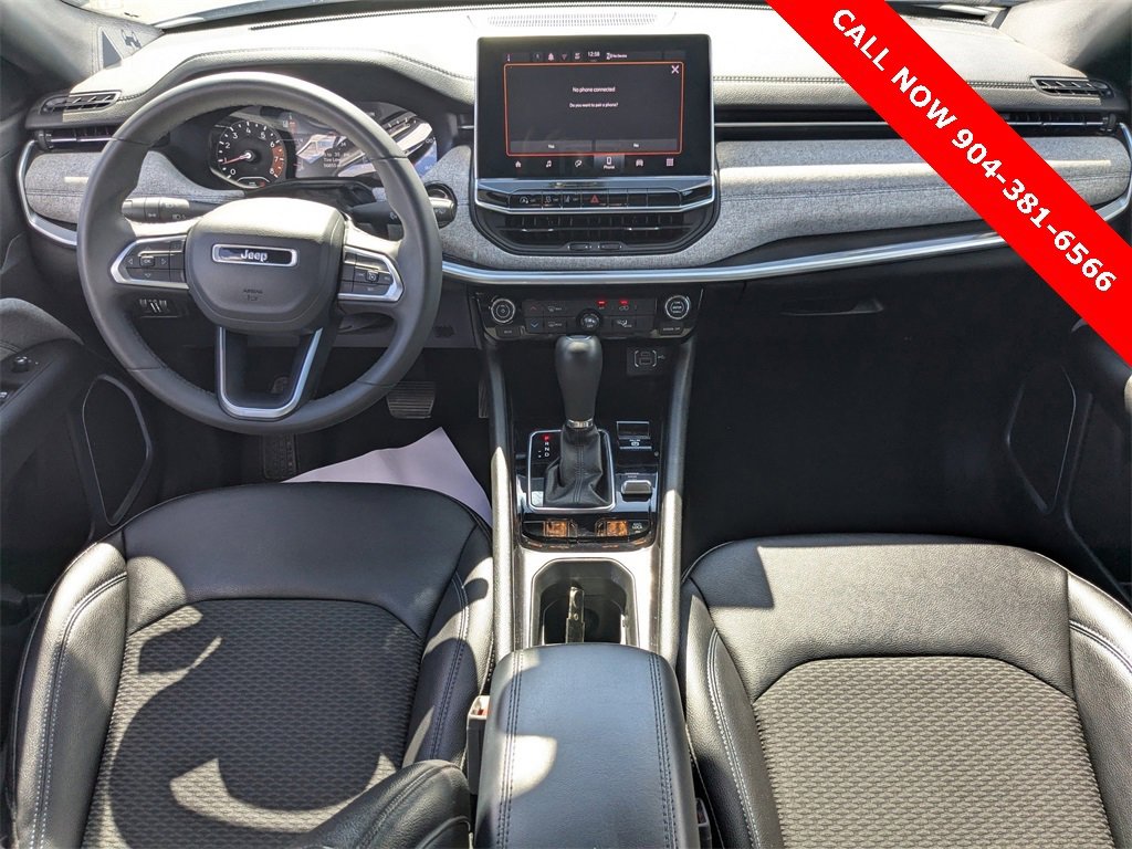 Used 2024 Jeep Compass Latitude image 17