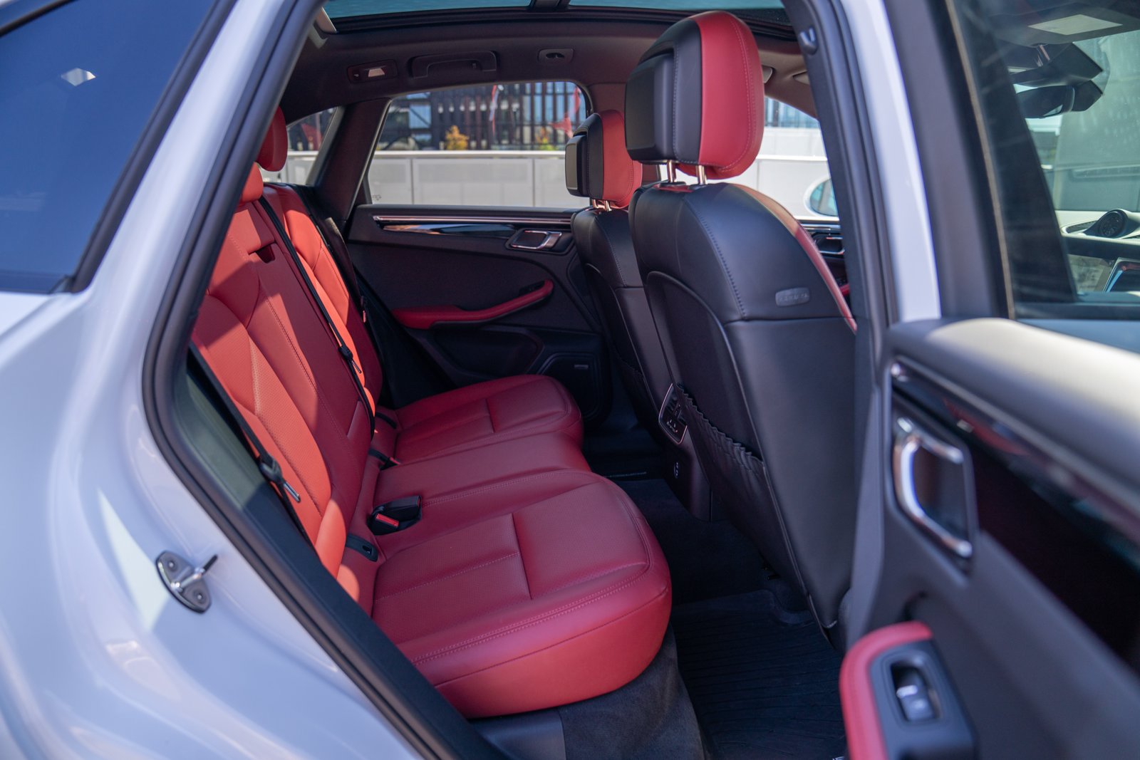 Certified 2026 Porsche Macan AWD/4WD image 24