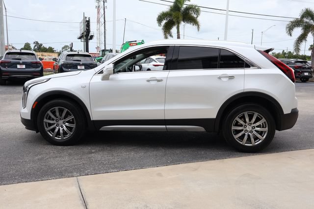 Used 2022 Cadillac XT4 Premium Luxury w/ Enhanced Visibility Package FWD image 5