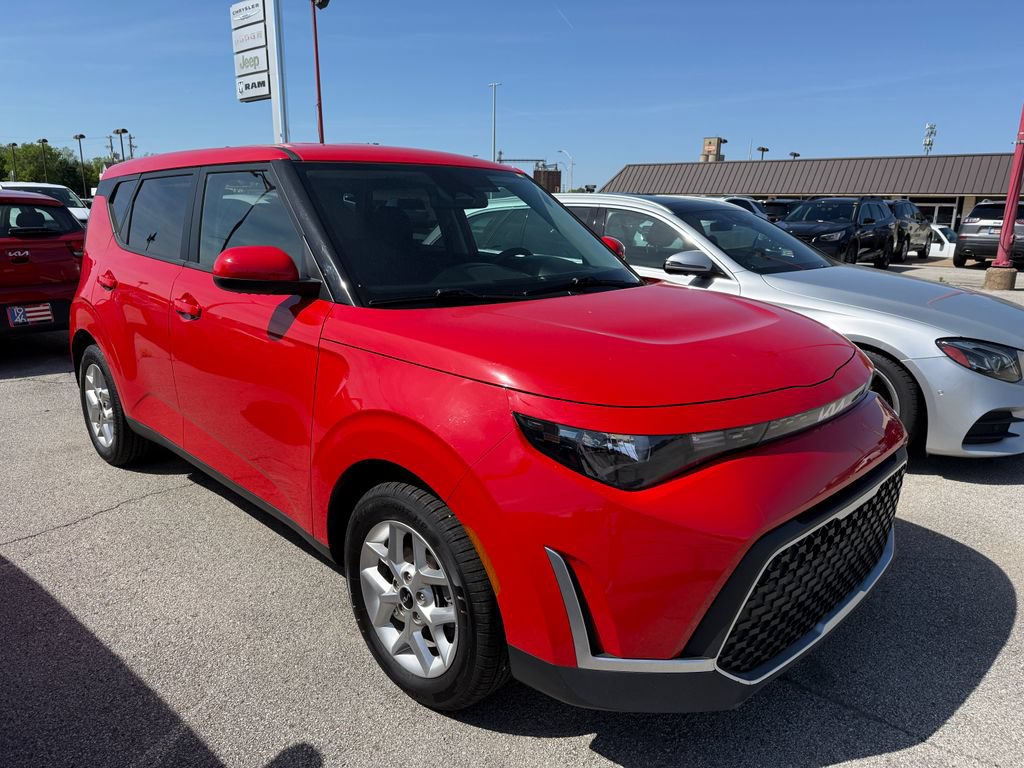 Used 2025 Kia Soul LX w/ LX Technology Package FWD image 27