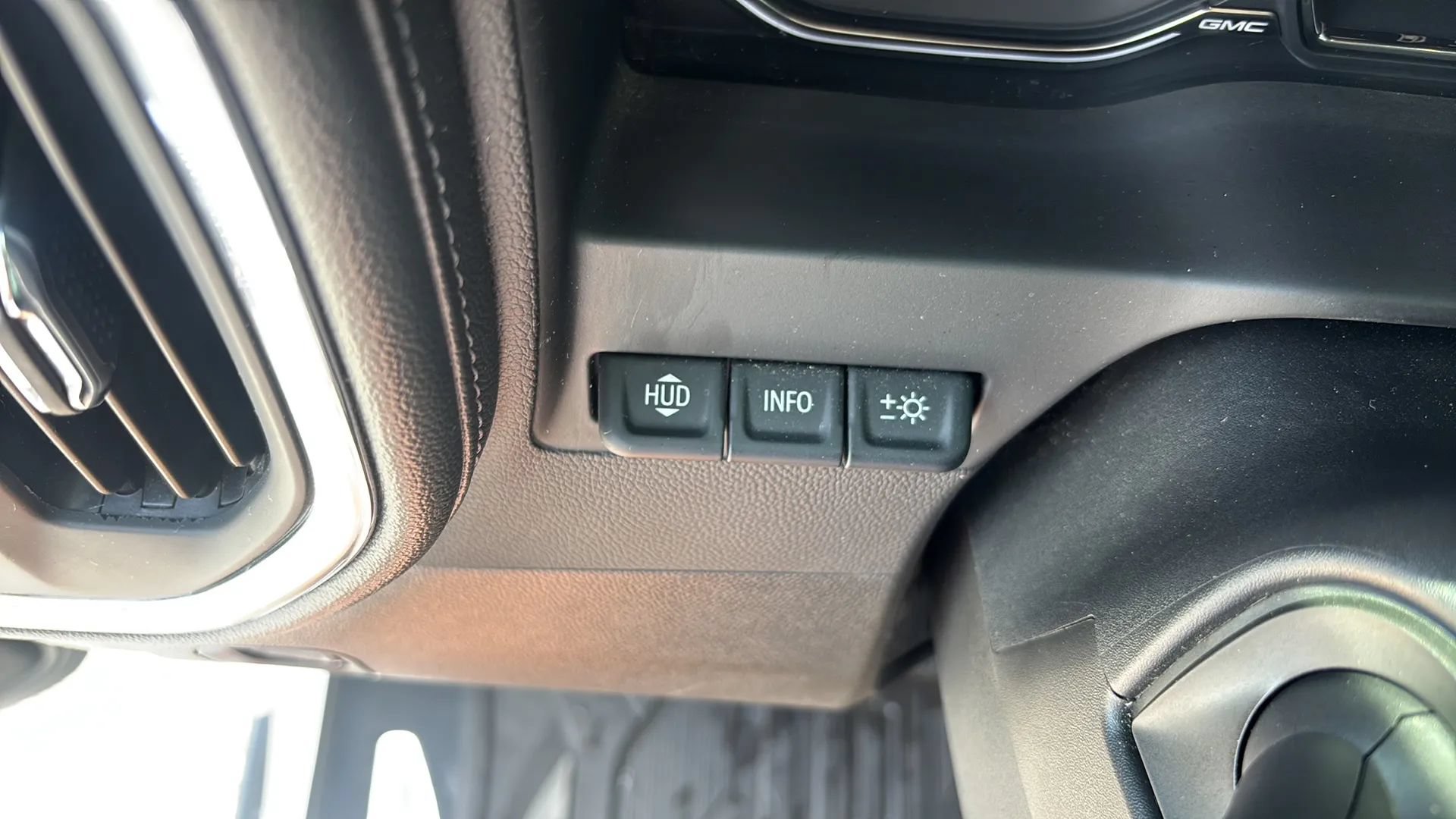 Used 2023 GMC Sierra 3500 Denali w/ Denali Ultimate Package AWD/4WD image 24