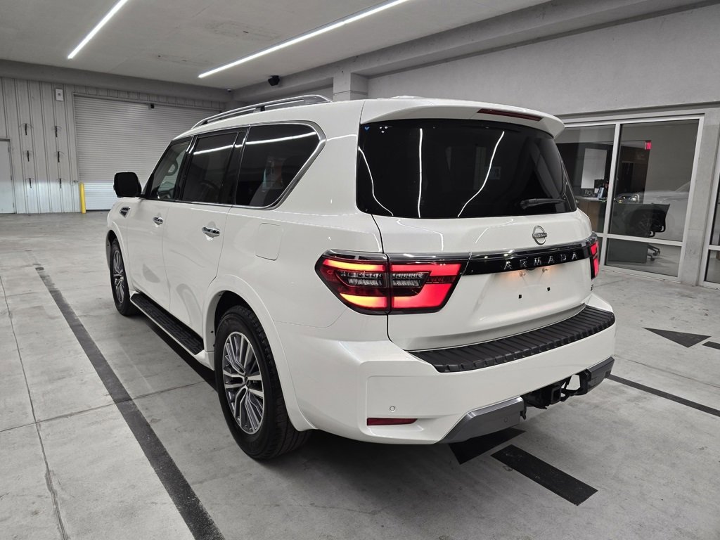 Used 2023 Nissan Armada SL w/ Captain's Chairs Package image 4
