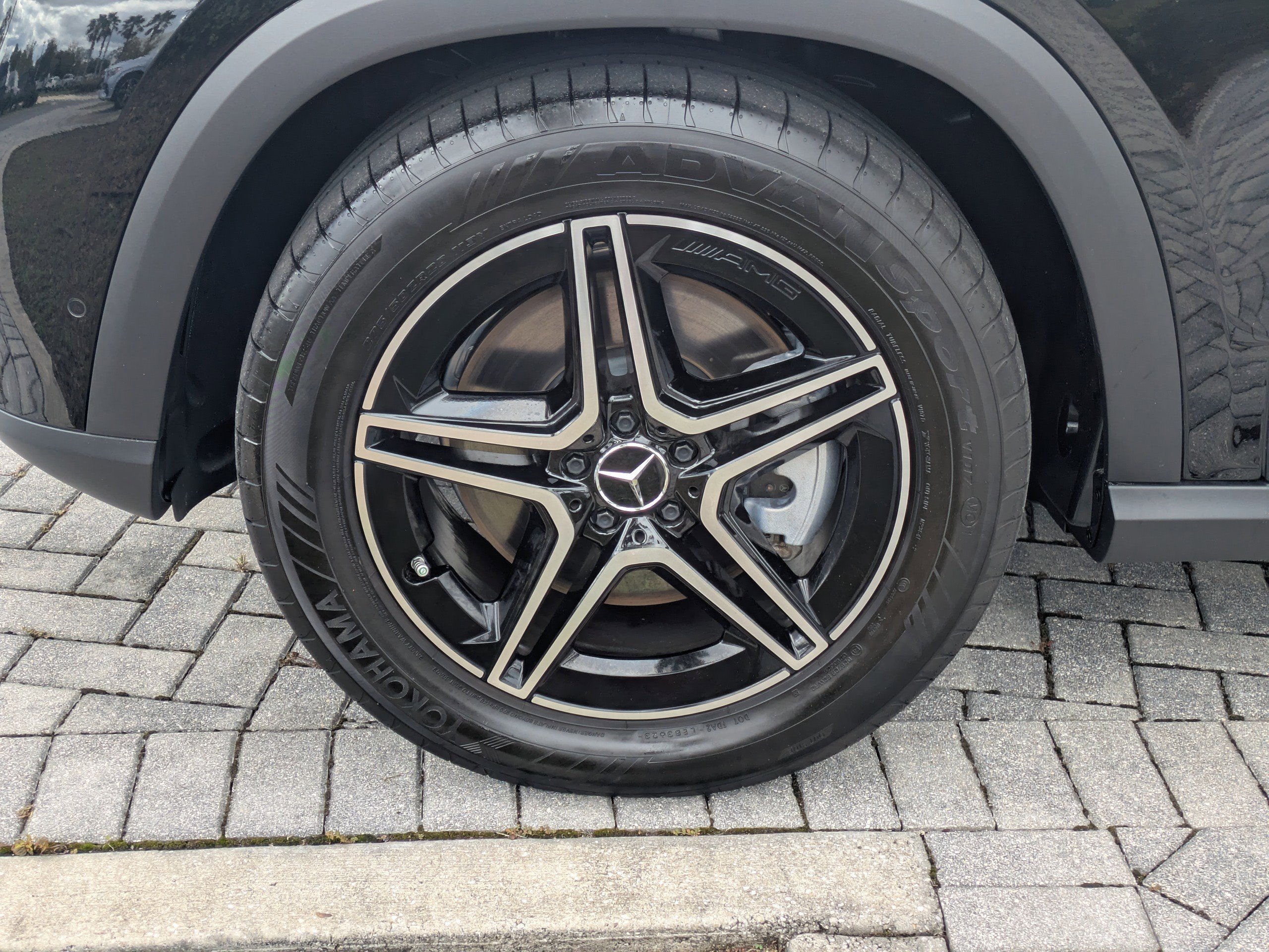 Certified 2025 Mercedes-Benz GLE 450 4MATIC image 3