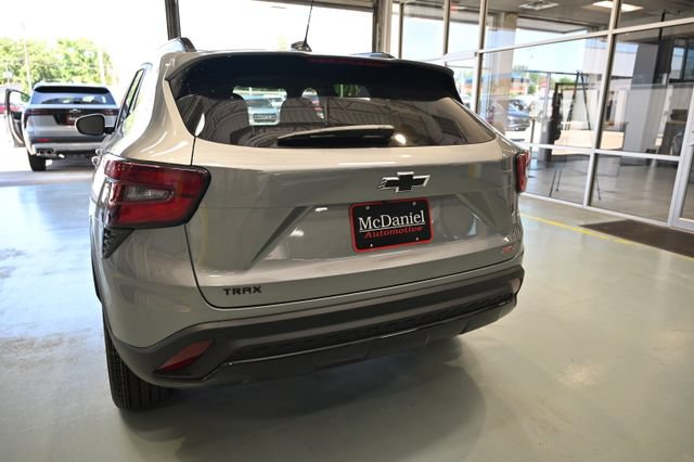 New 2026 Chevrolet Trax RS w/ Driver Confidence Package FWD image 6