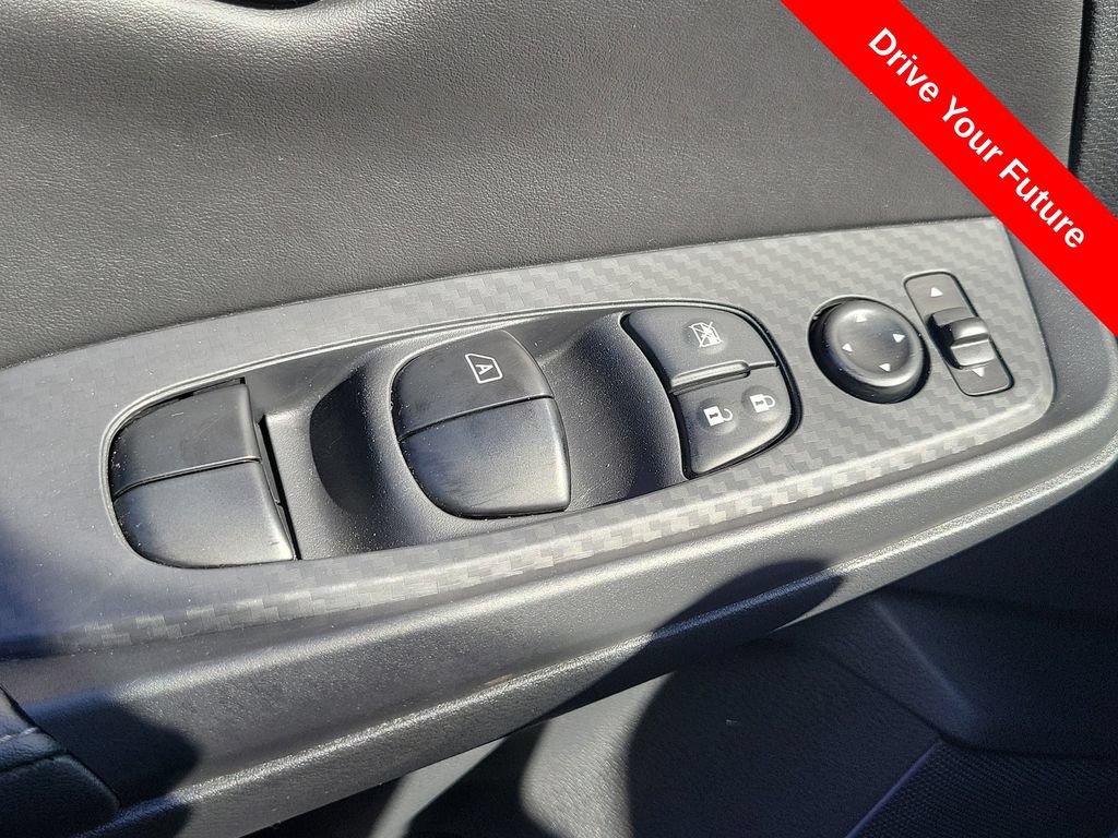 Used 2025 Nissan Sentra SV FWD image 17