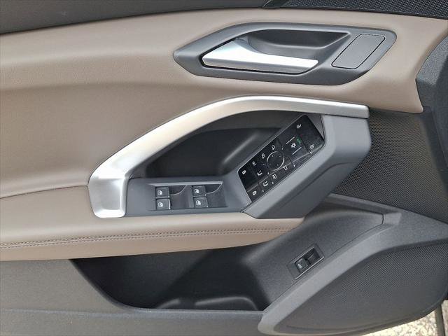 Certified 2025 Audi Q5 Premium w/ Convenience Package AWD/4WD image 13