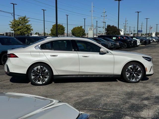 New 2026 BMW 530i xDrive w/ Premium Package image 8