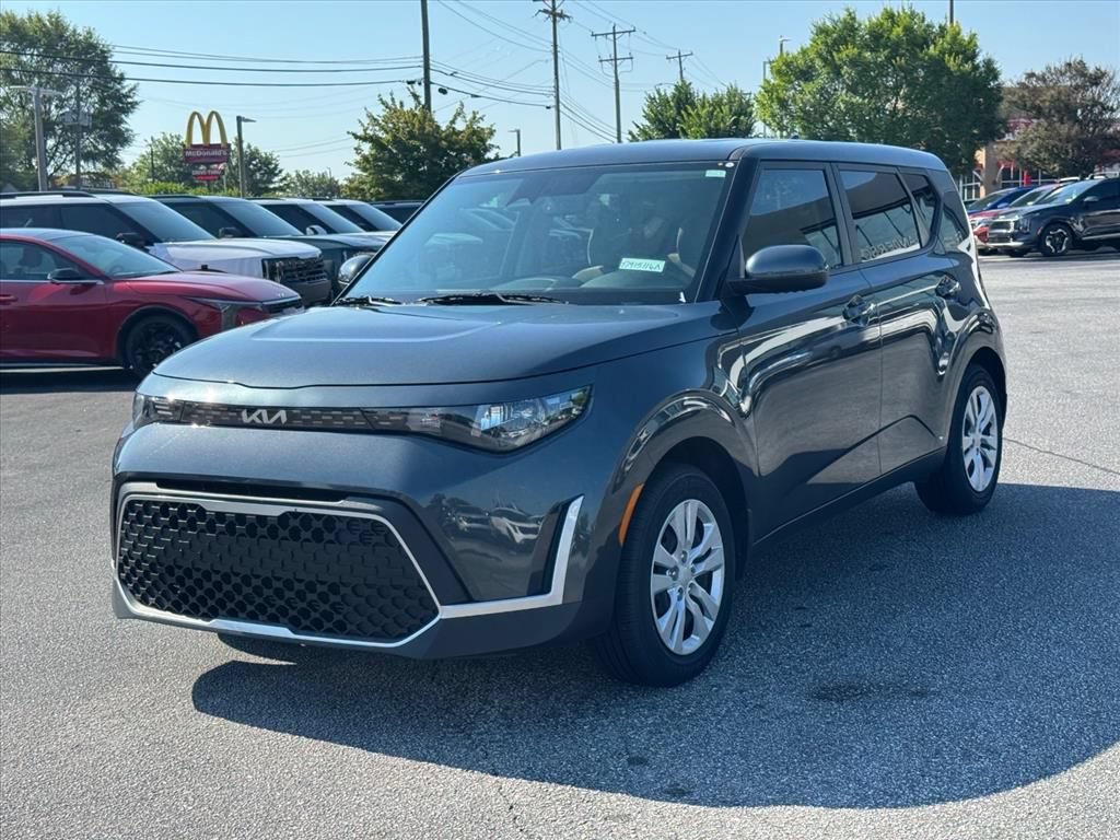 Certified 2025 Kia Soul LX FWD image 7