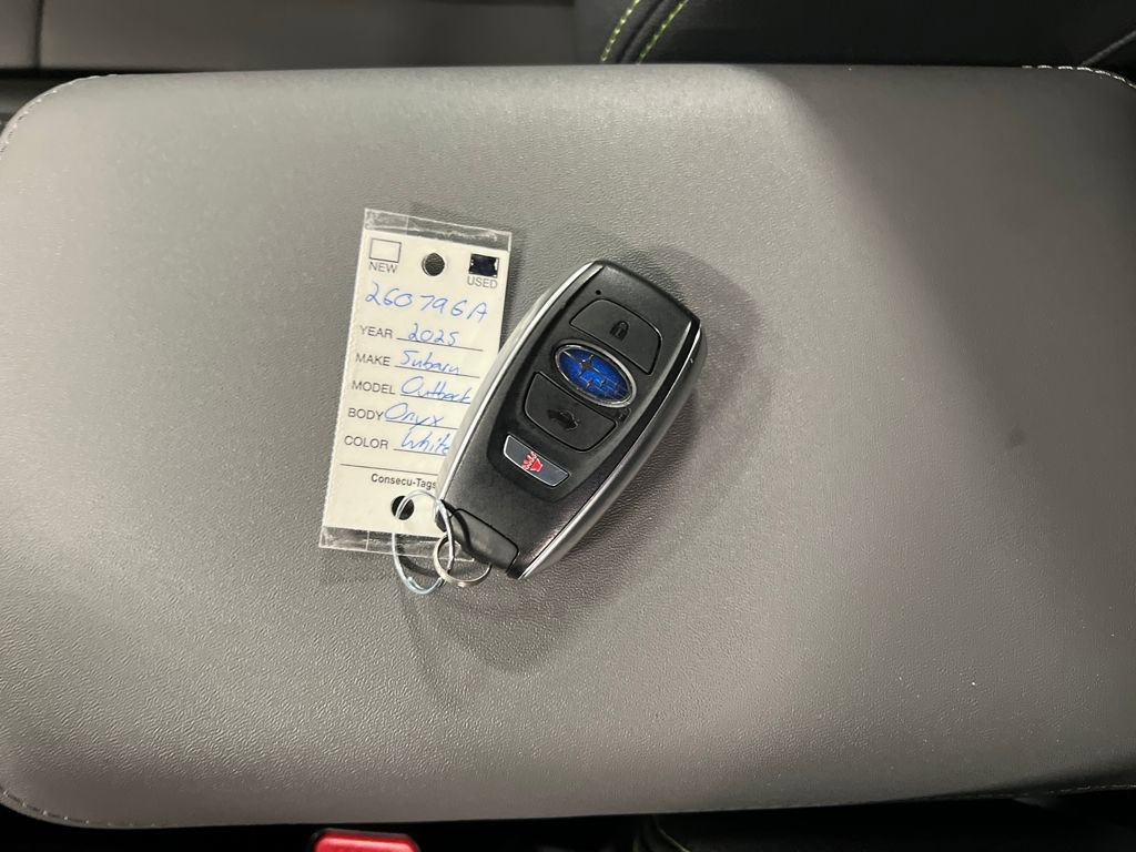 Used 2025 Subaru Outback Onyx Edition image 29