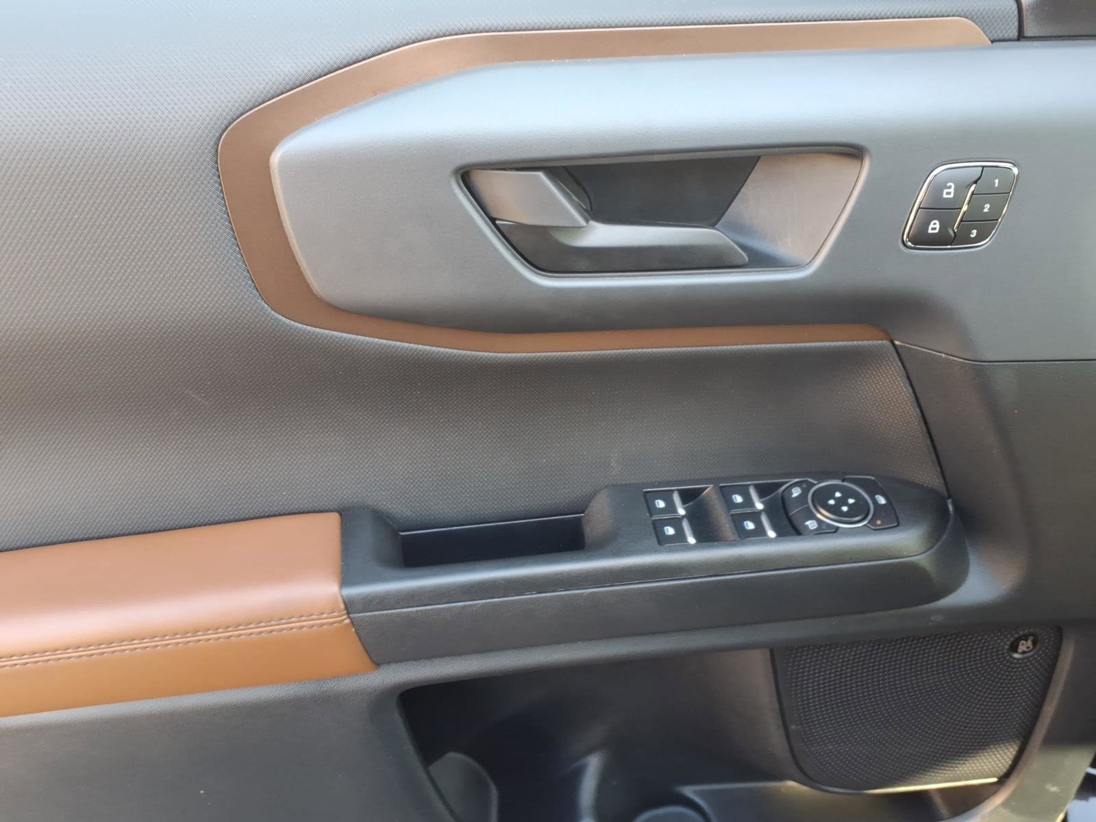 Used 2024 Ford Bronco Sport Outer Banks w/ Tech Package image 16