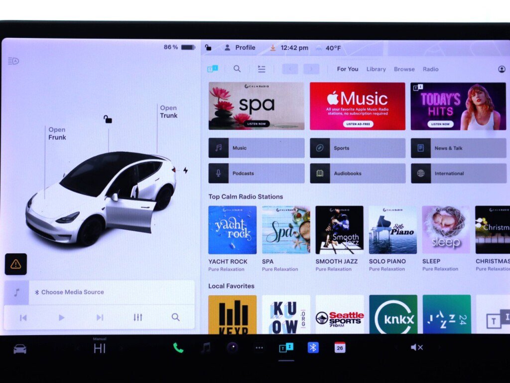 Used 2021 Tesla Model Y Performance image 14