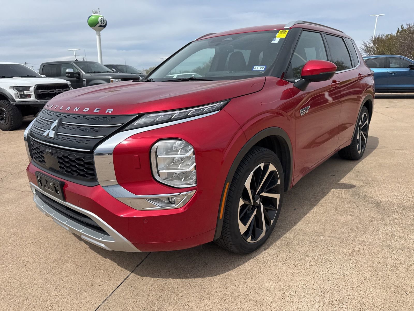 Used 2023 Mitsubishi Outlander SEL image 3