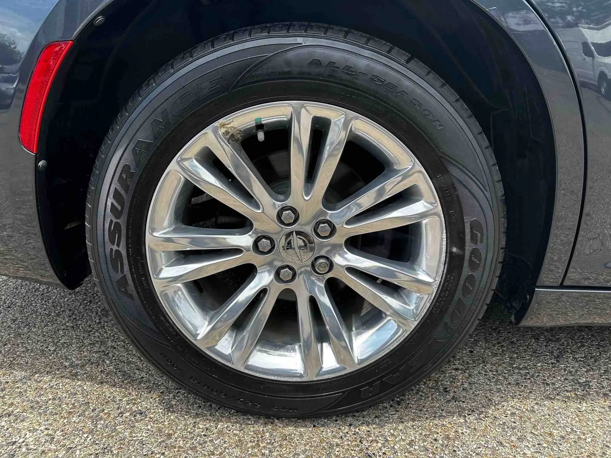 Used 2018 Chrysler 300 Touring w/ Driver Convenience Group image 72