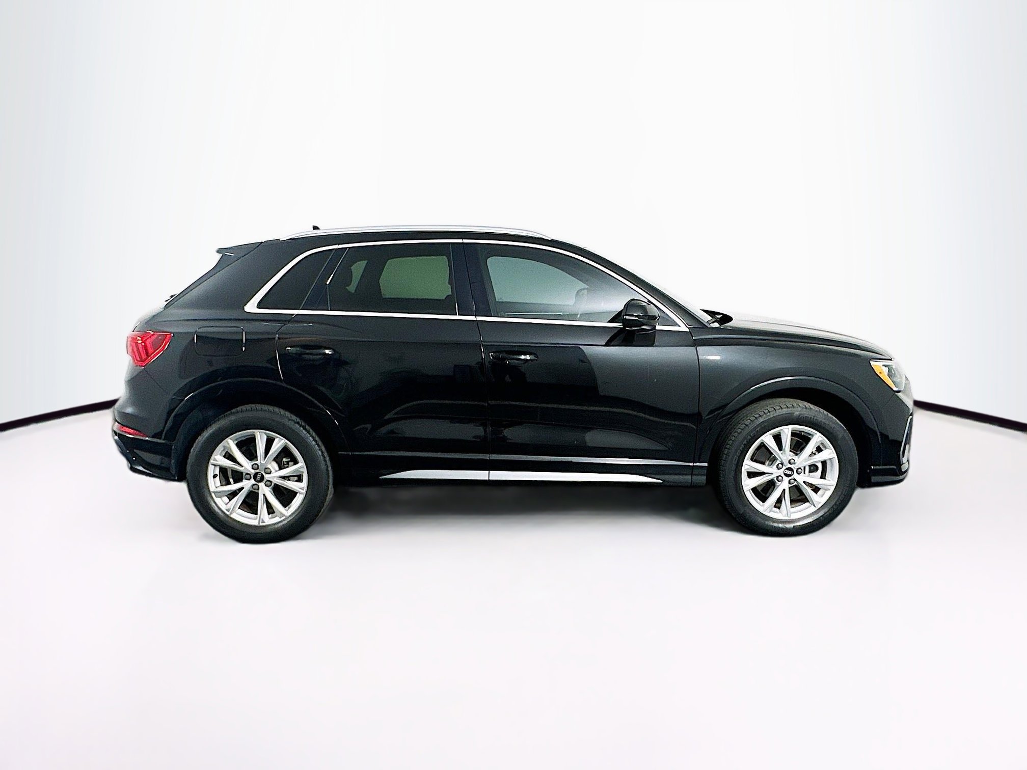Used 2021 Audi Q3 2.0T Premium w/ Convenience Package AWD/4WD image 10