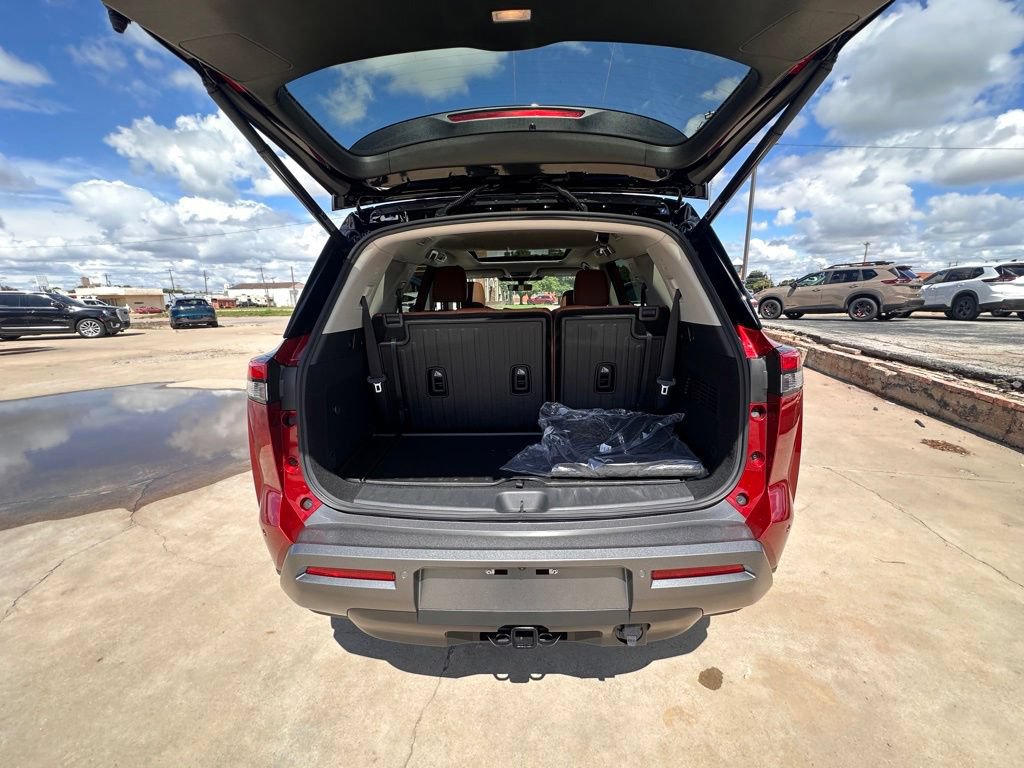 New 2026 Nissan Pathfinder Platinum AWD/4WD image 6