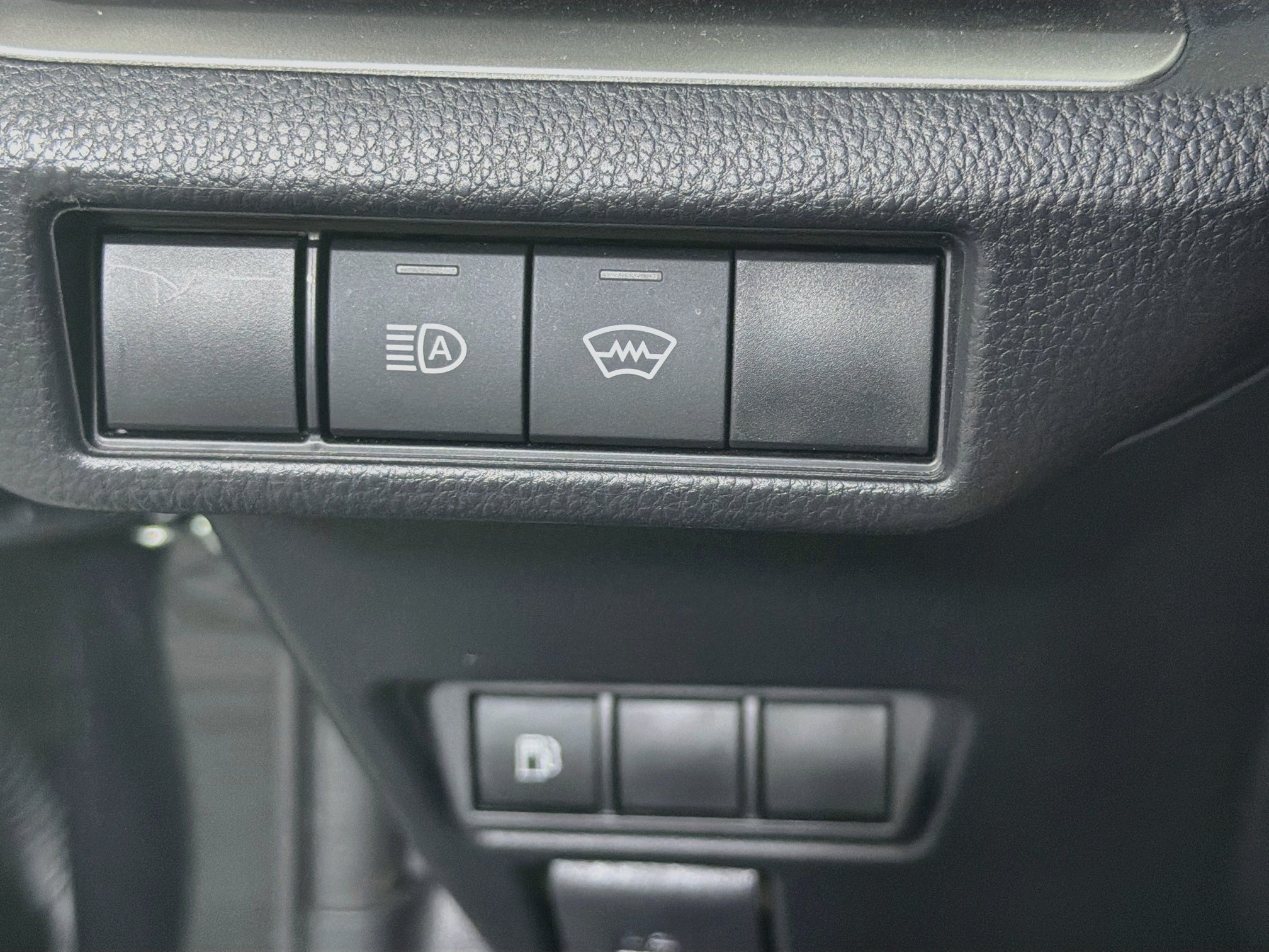 Used 2026 Toyota Prius LE FWD image 16