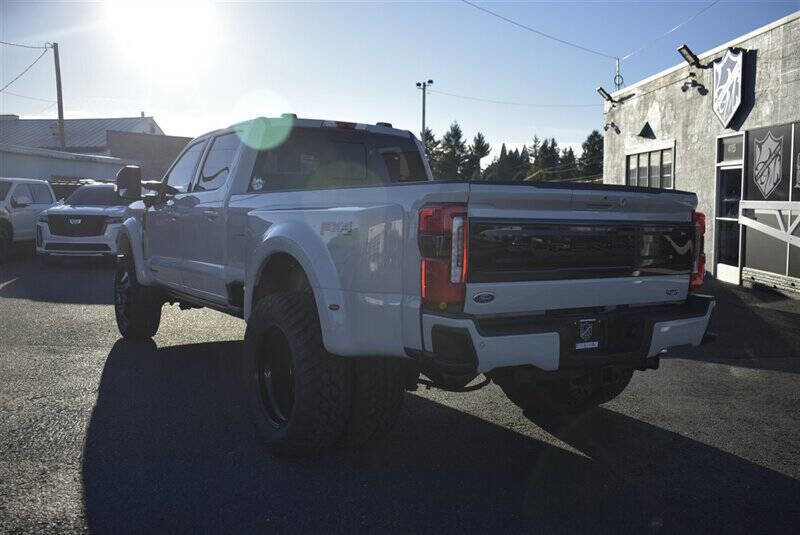 Used 2025 Ford F450 Platinum w/ FX4 Off-Road Package image 3