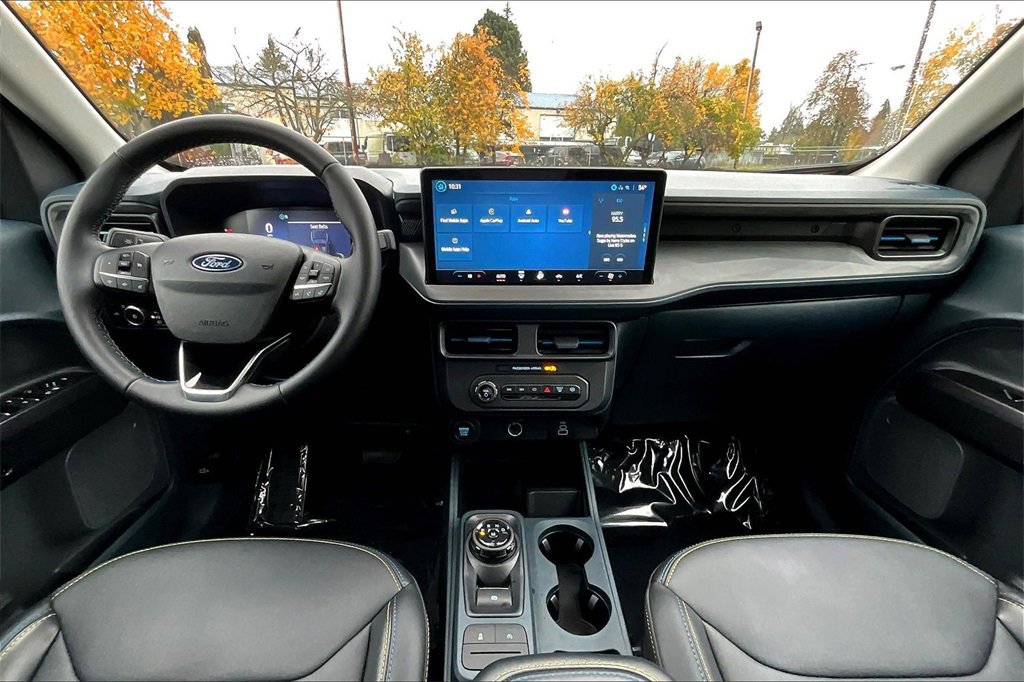 Used 2025 Ford Maverick Lobo image 16