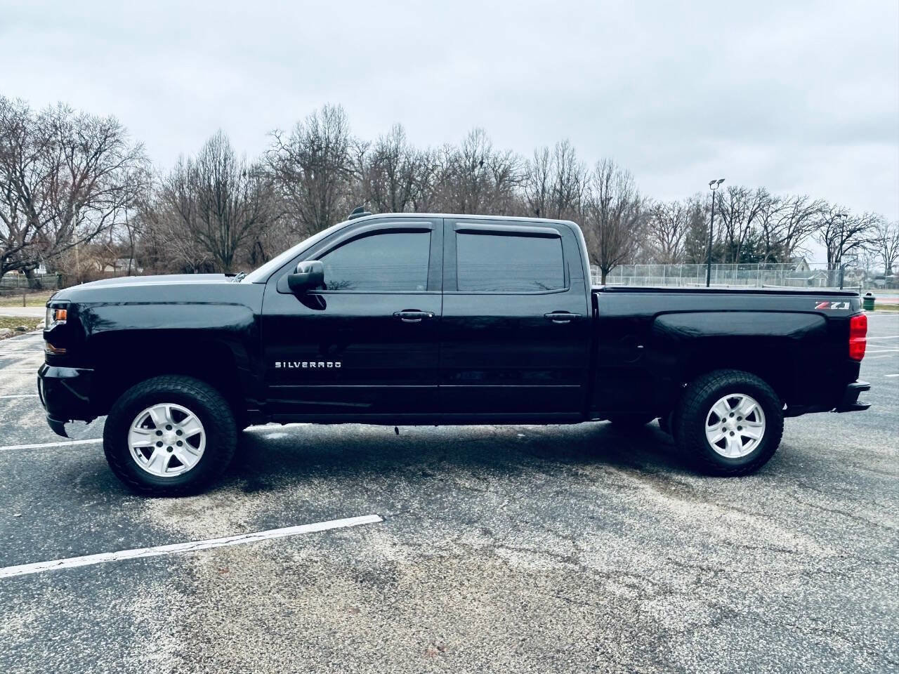 Used 2018 Chevrolet Silverado 1500 LT w/ All Star Edition image 9