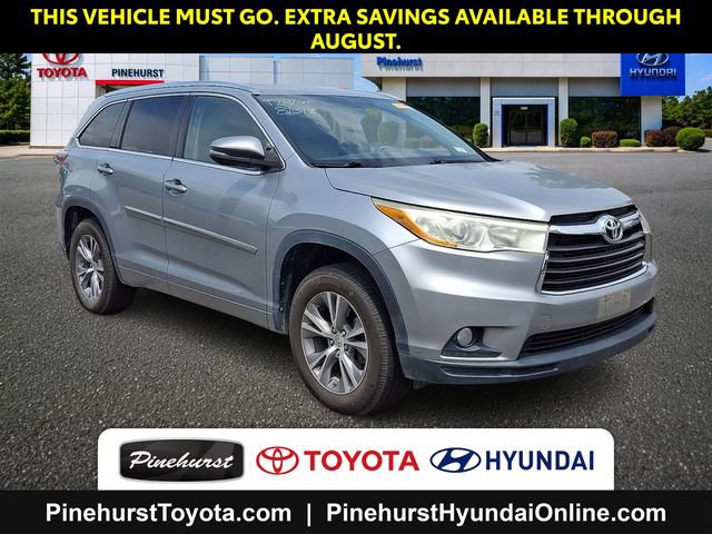 Used 2014 Toyota Highlander XLE FWD image 1