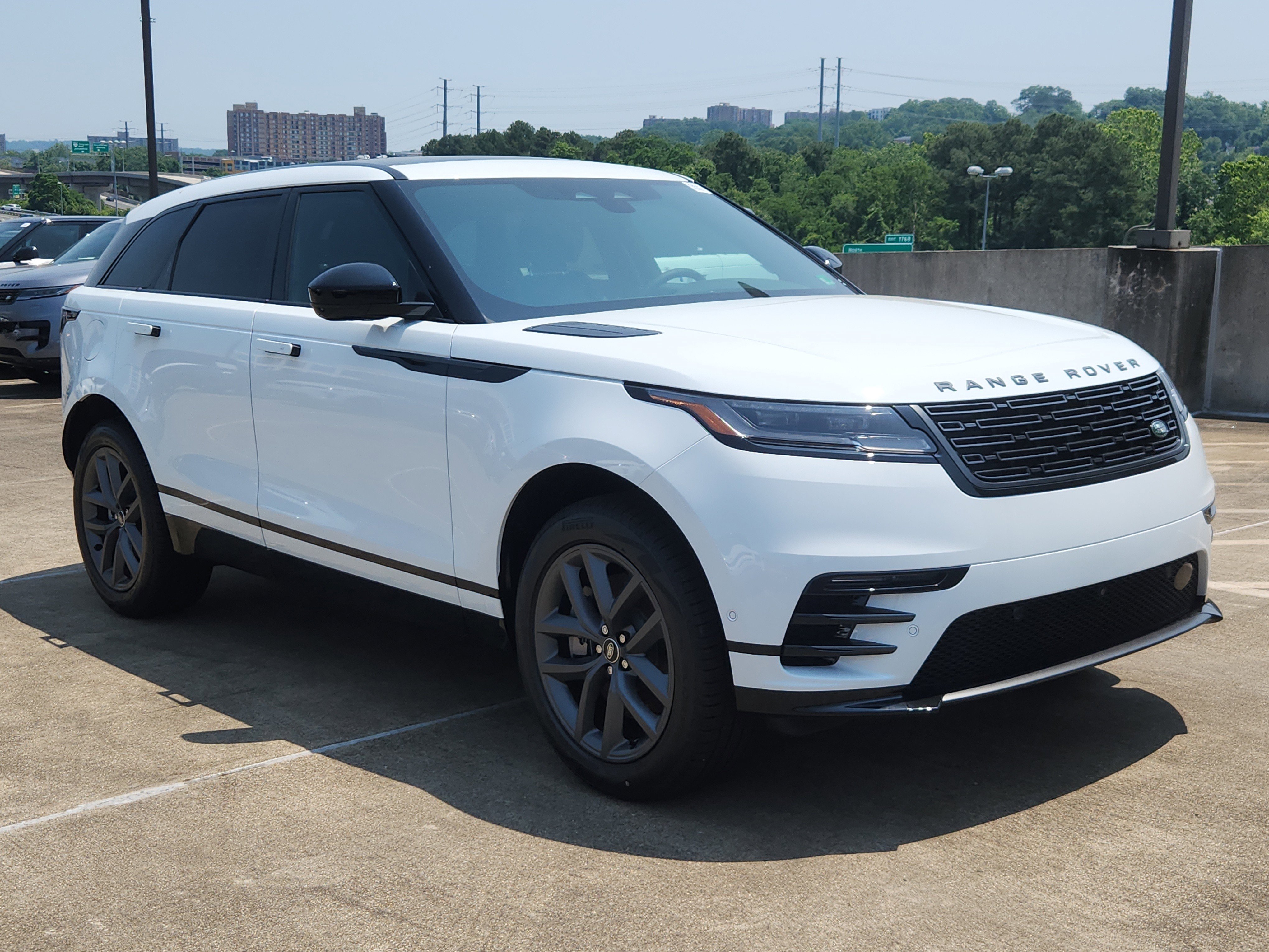 New 2026 Land Rover Range Rover Velar Dynamic SE image 10