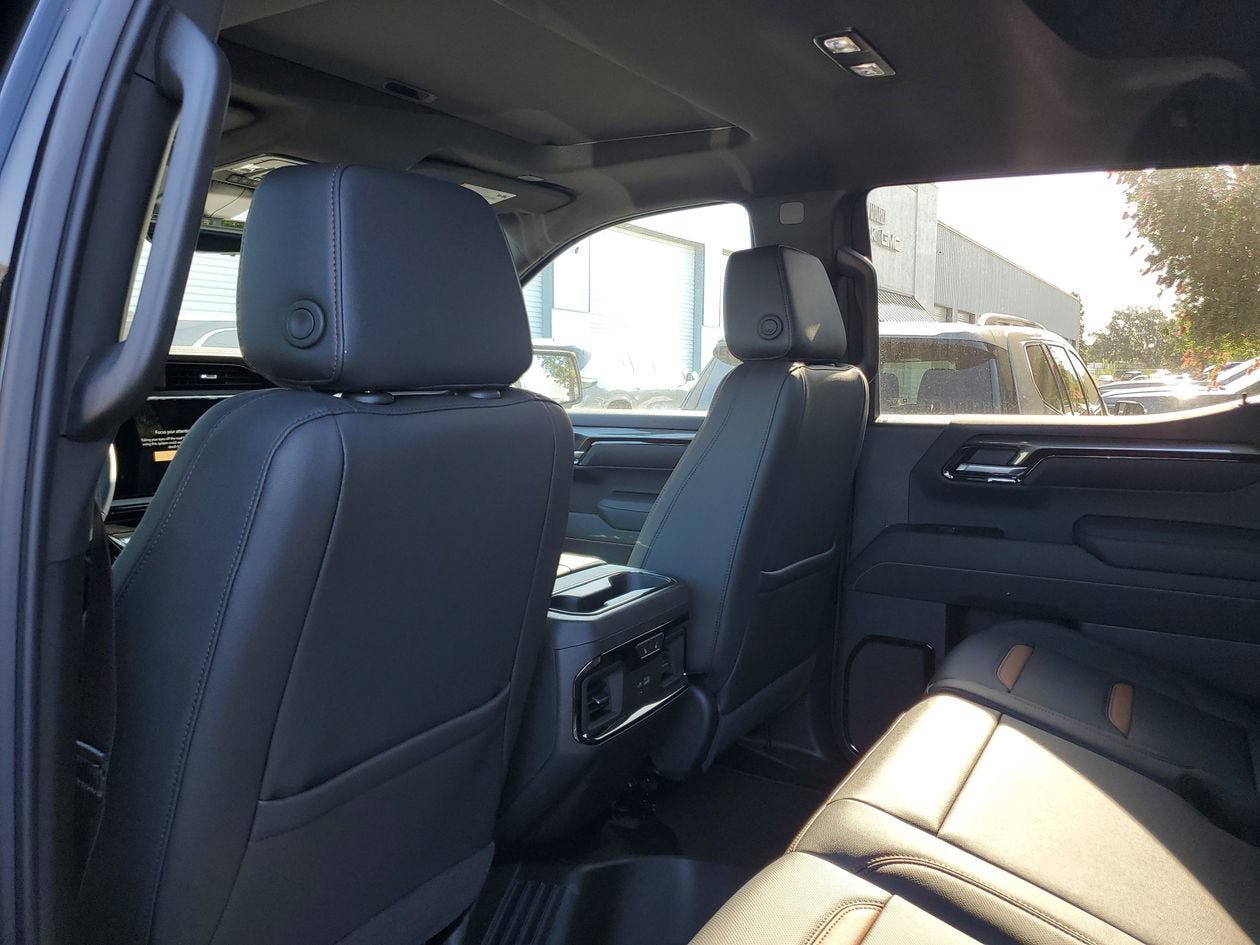 New 2026 GMC Sierra 1500 AT4 w/ AT4 Premium Package AWD/4WD image 11