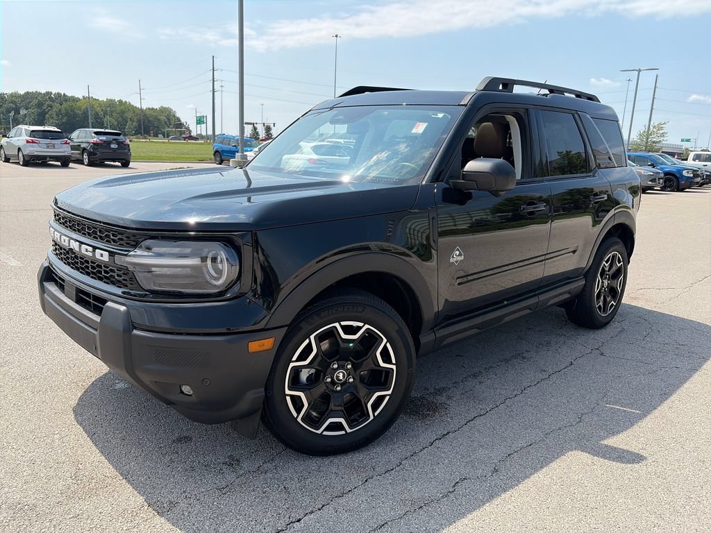 Used 2025 Ford Bronco Sport Outer Banks w/ Outer Banks Tech Package+ AWD/4WD image 3