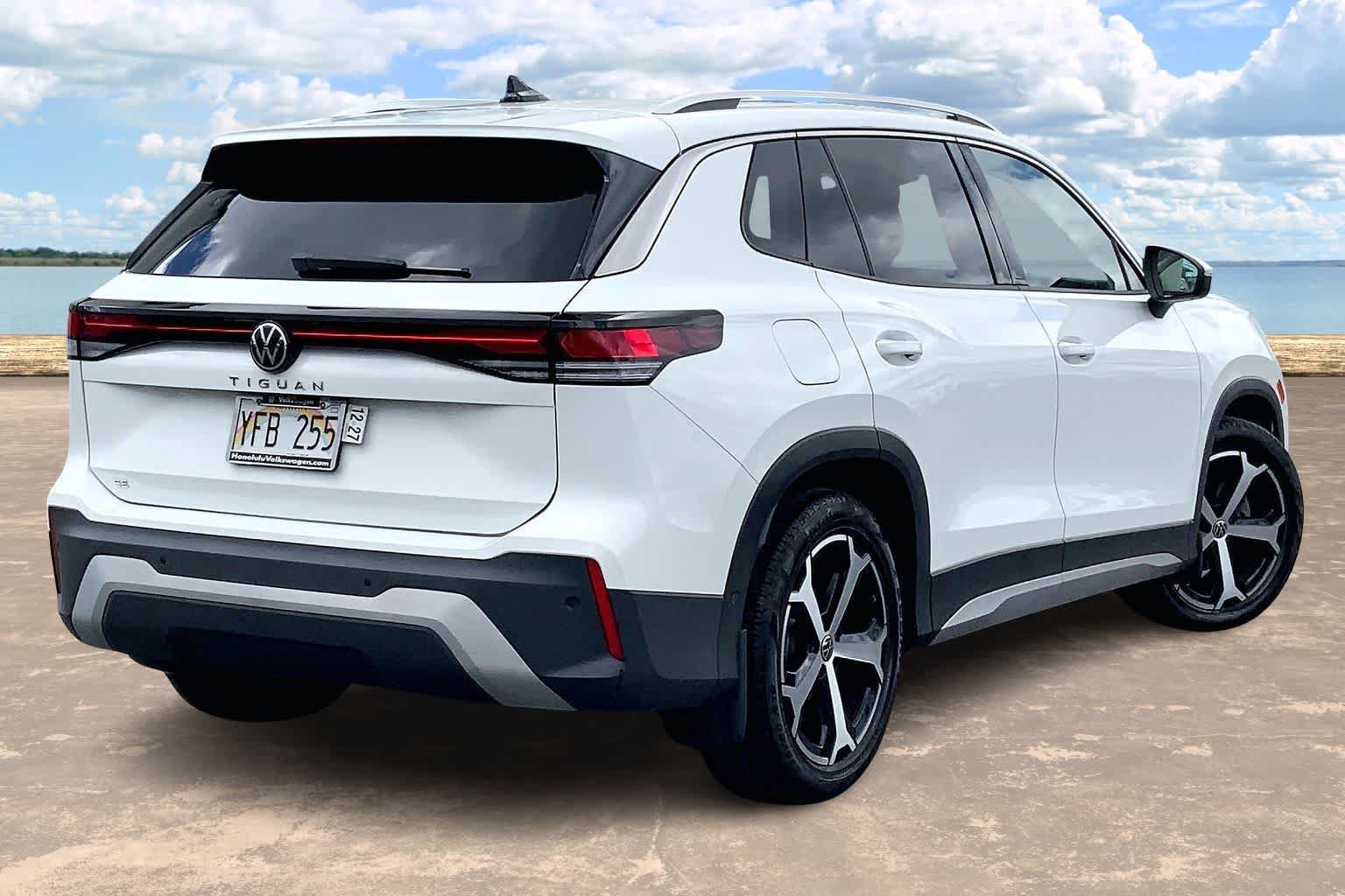 Certified 2026 Volkswagen Tiguan SE FWD image 22