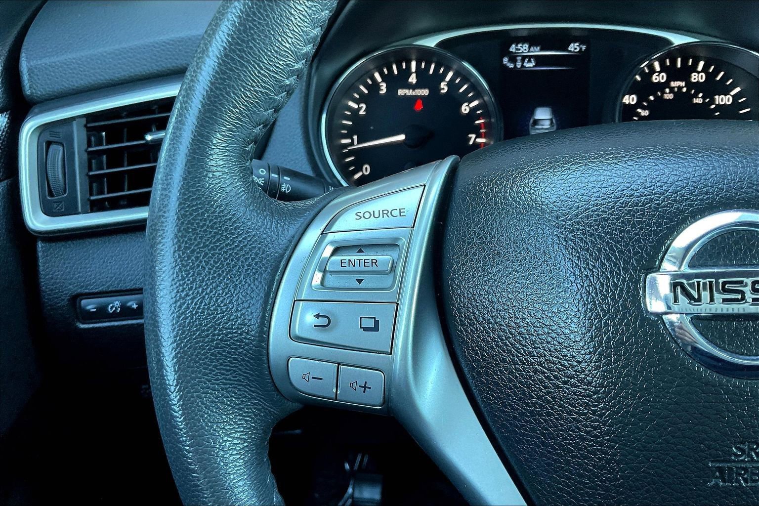 Used 2014 Nissan Rogue SL w/ SL Premium Package image 10