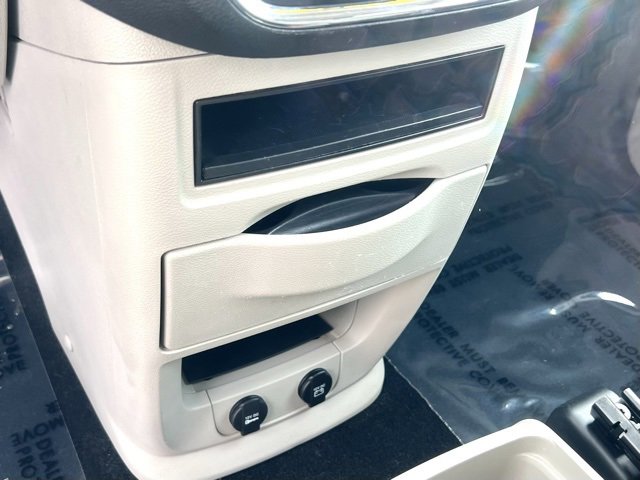 Used 2019 Dodge Grand Caravan SE w/ UConnect Hands-Free Group image 22