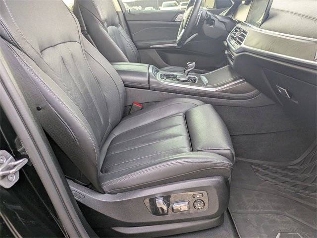 Used 2022 BMW X7 xDrive40i w/ Premium Package image 29