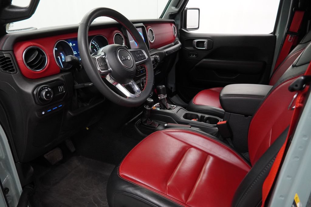 Used 2023 Jeep Wrangler Unlimited Rubicon 4xe AWD/4WD image 17