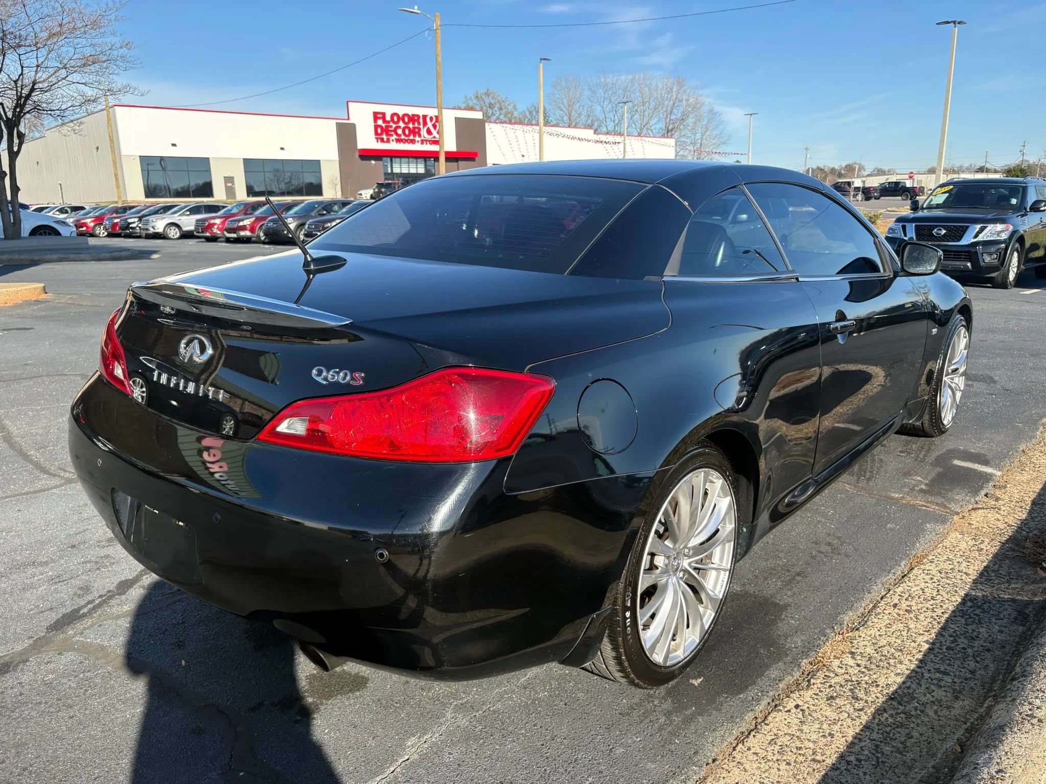 Used 2014 INFINITI Q60 Convertible 2D w/ Premium Package image 7