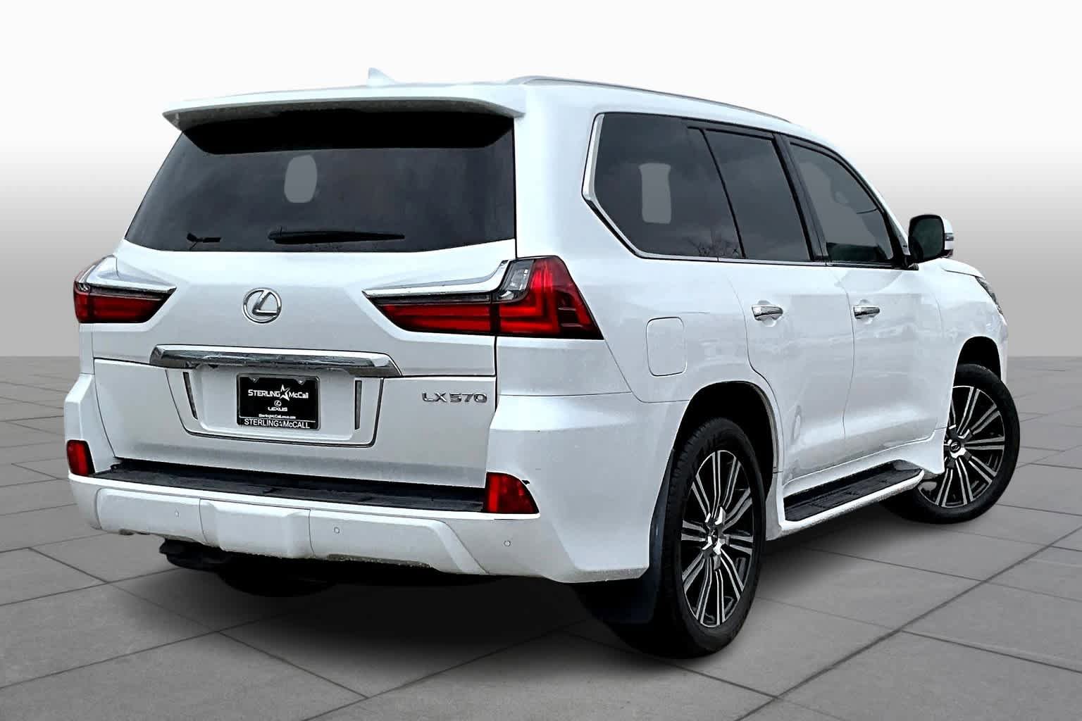 Used 2020 Lexus LX 570 4WD w/ Luxury Package image 13