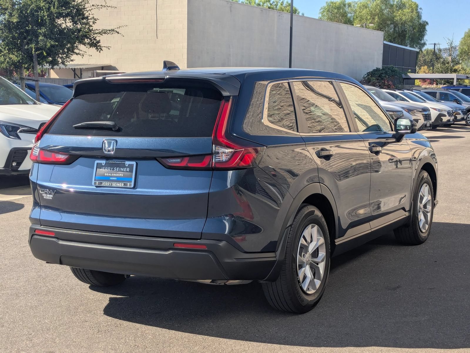 Used 2025 Honda CR-V LX image 5