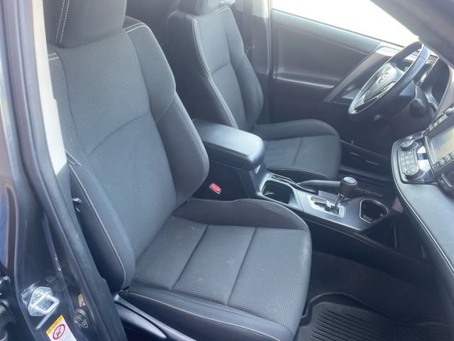 Used 2018 Toyota RAV4 XLE AWD/4WD image 48