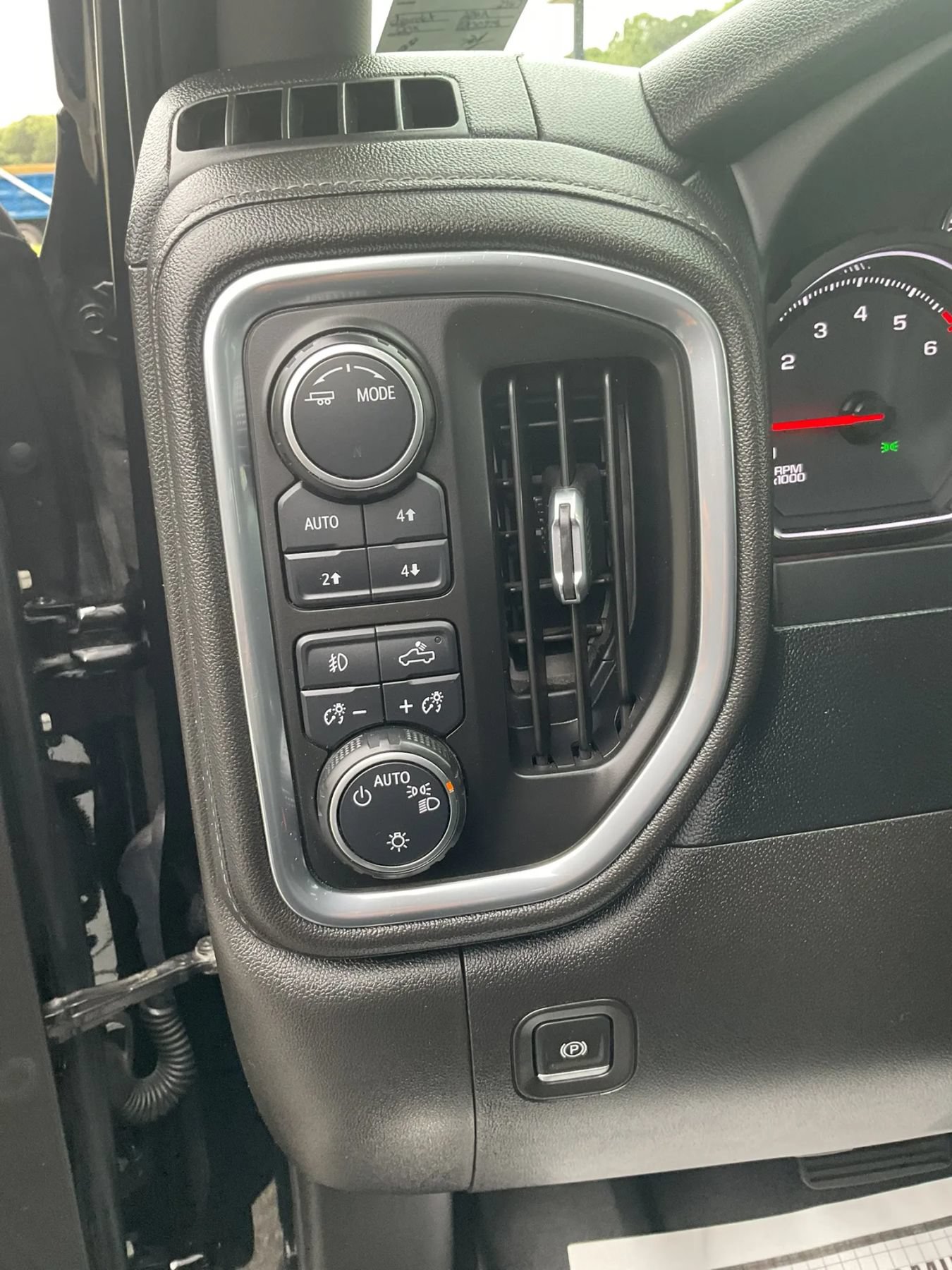 Used 2022 Chevrolet Silverado 1500 RST w/ Convenience Package II AWD/4WD image 27