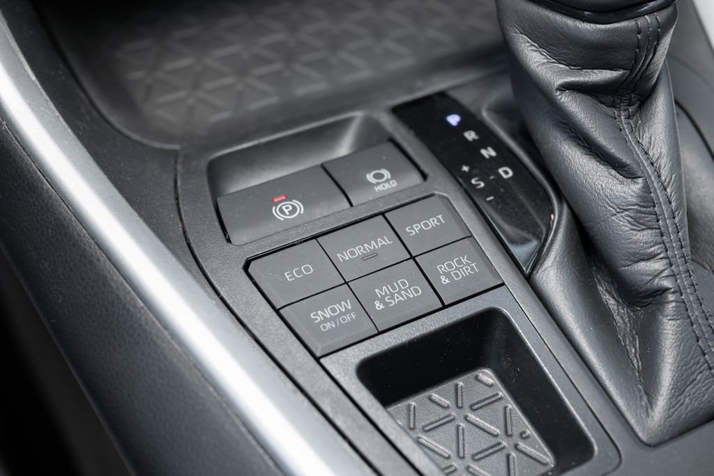 Used 2023 Toyota RAV4 XLE Premium AWD/4WD image 33