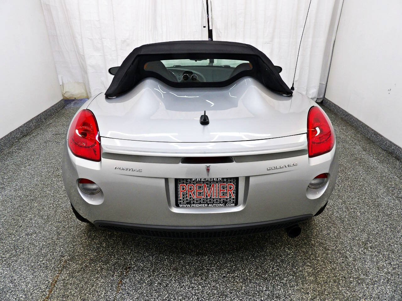 Used 2007 Pontiac Solstice Convertible w/ Premium Package RWD image 5