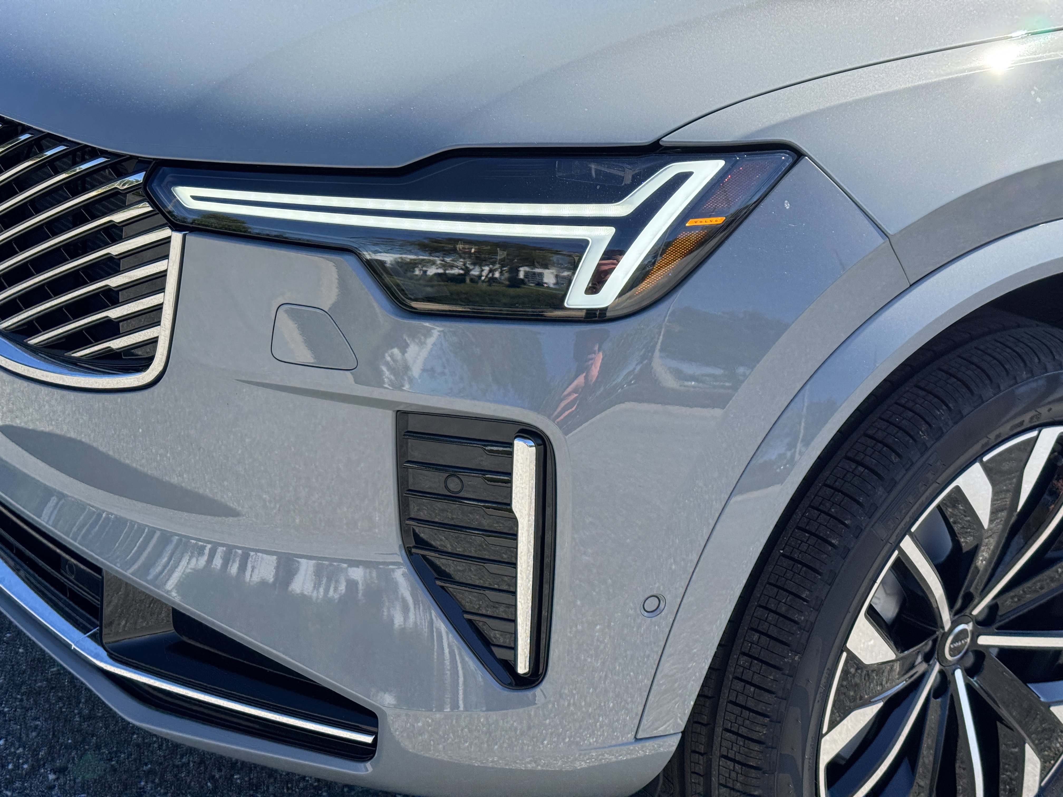 New 2026 Volvo XC90 B6 Plus w/ Protection Package image 8