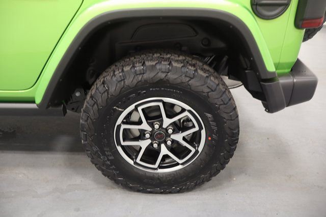New 2026 Jeep Wrangler Unlimited Rubicon w/ Technology Group image 23
