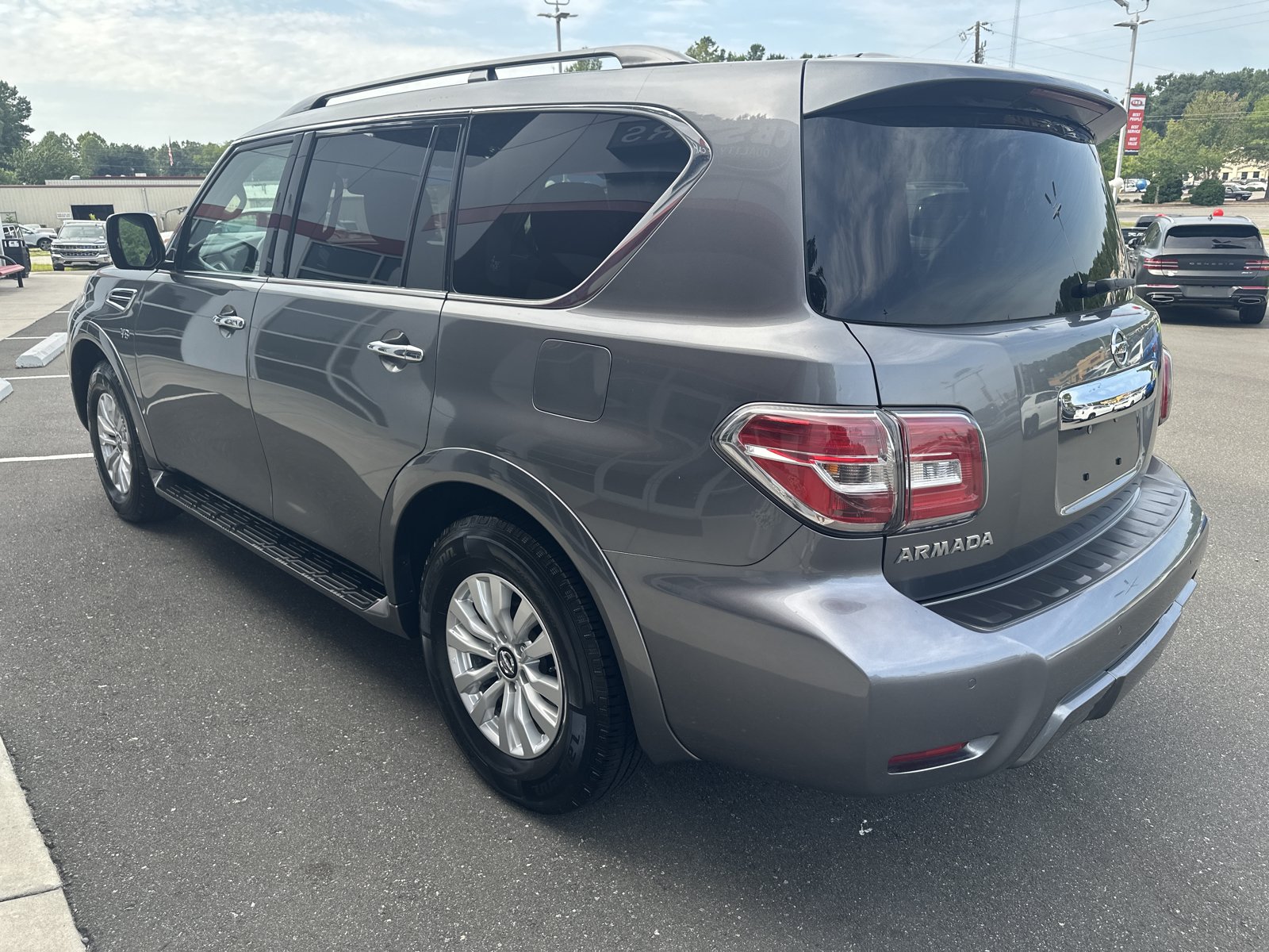 Used 2020 Nissan Armada SV w/ Driver Package RWD image 6