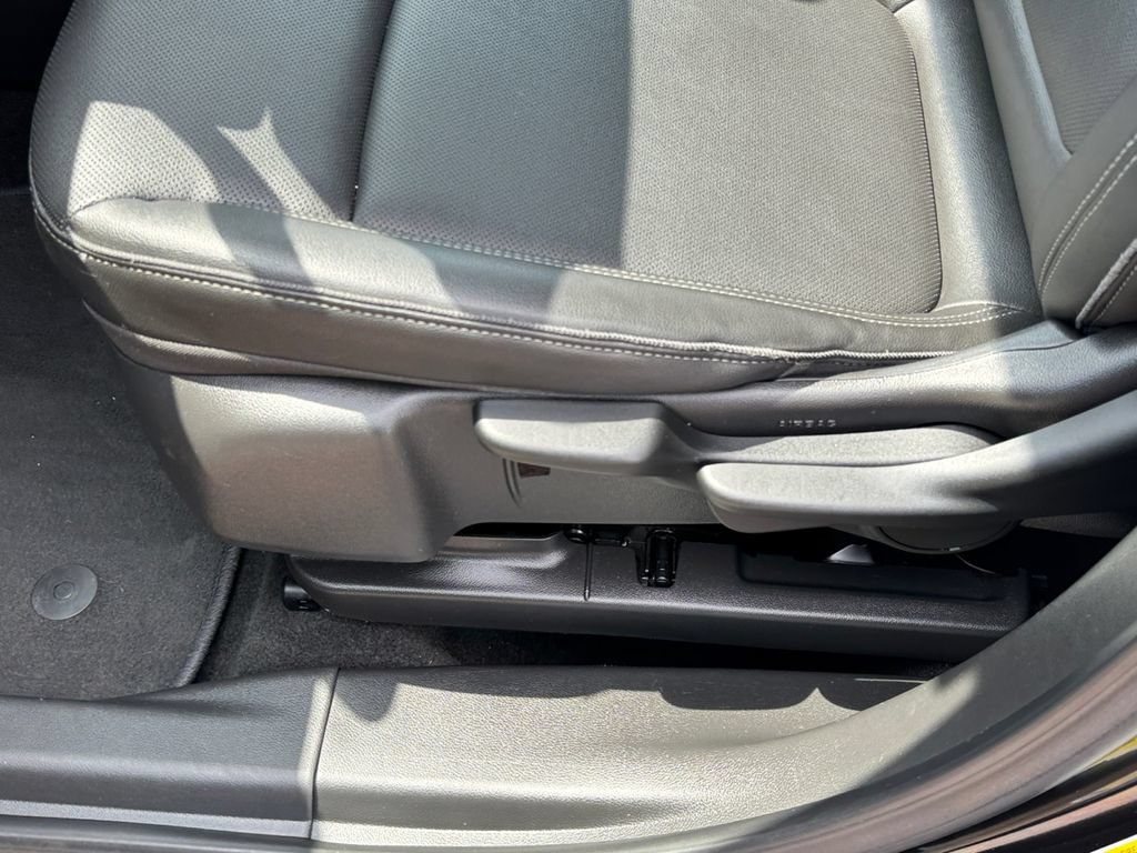 Used 2024 Buick Encore GX Sport Touring AWD/4WD image 18