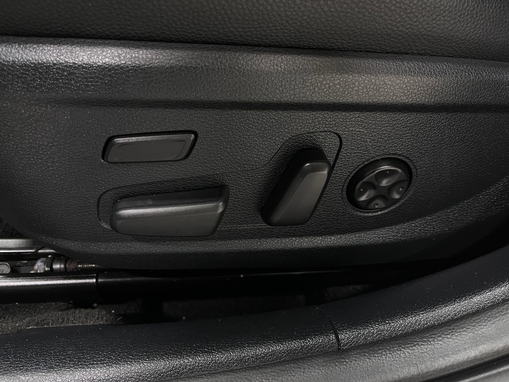 Used 2018 Kia Cadenza Technology image 19